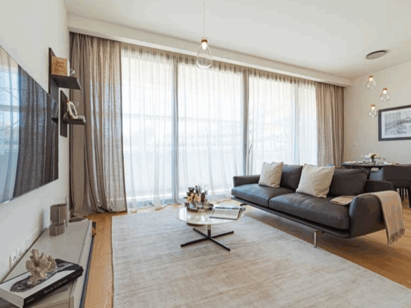 : hide（ハイド）