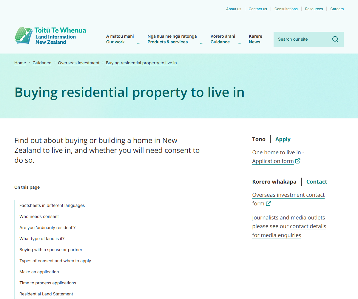 Land Information New Zealandの公式サイト「Buying residential property to live in」の画面。目次にWho needs consentやAre you ordinarily resident が並んでいる