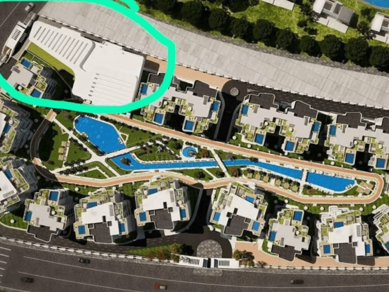 SERRANO MALL（セラーノ・モール）